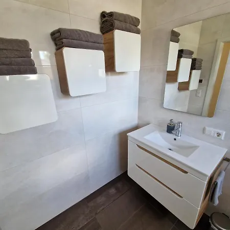 Nahe Meyer Werft In Ostfriesland Mit Kueche & Netflix Westoverledingen