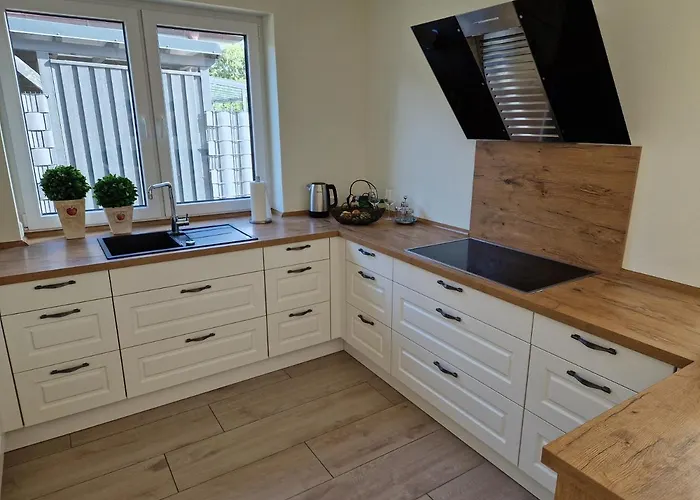 Nahe Meyer Werft In Ostfriesland Mit Kueche & Netflix Apartment *